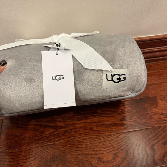 BNWT UGG Blanket Duffield Throw Grey 50x70 - Picture 3 of 3